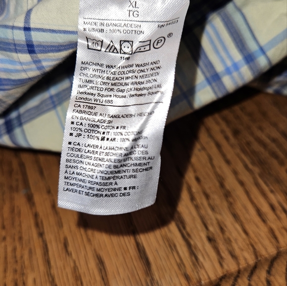 Gap slimfit XL buttondown long sleeve shirt. Blue and cream color. - Picture 5 of 10